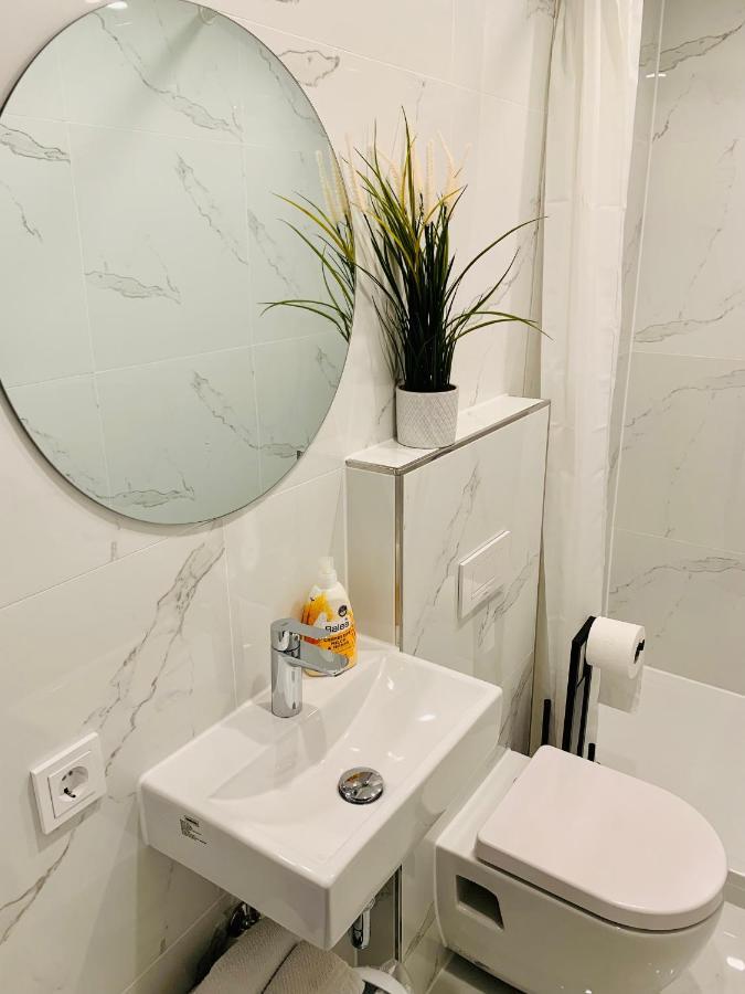 Gaestehaus Zur Uni Klinik Exklusives Apartment Mit Kueche Und Badezimmer 홈부르크 외부 사진