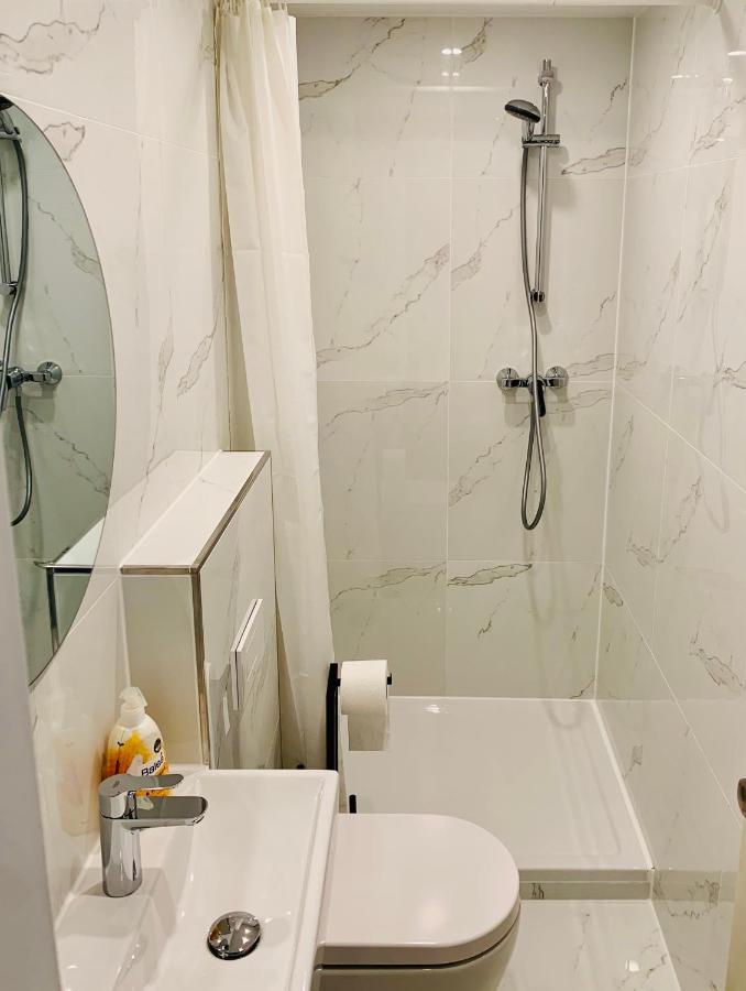 Gaestehaus Zur Uni Klinik Exklusives Apartment Mit Kueche Und Badezimmer 홈부르크 외부 사진